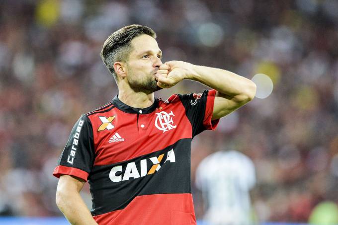 Copa do Brasil: Flamengo vence clássico e vai à final 6