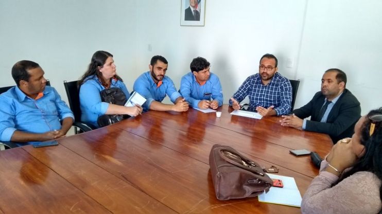 Reunião define prioridades para a reforma das escolas municipais em Eunápolis 10