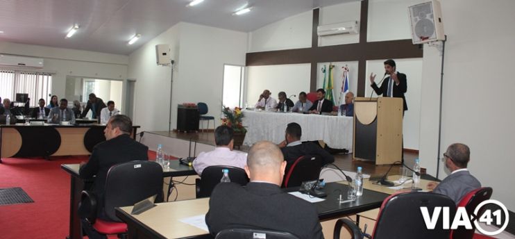 EUNÁPOLIS: Vereadores aprovam a Lei Orçamentária Anual enviada pelo poder executivo 10
