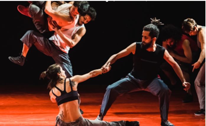 Brasil: Performance É Confundida Com Surto E Bailarino É Sedado; Veja O Vídeo 11