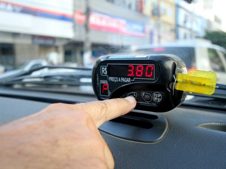 Taxistas de Eunápolis cobrarão 30% na quilometragem em dezembro 4