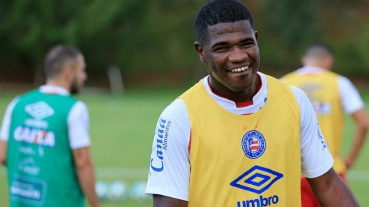 Bahia oficializa empréstimo de Feijão ao CRB 7