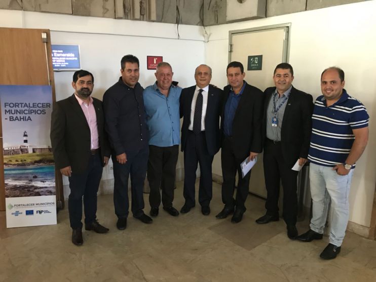 Prefeito de Eunápolis participa de lançamento do Programa Fortalecer Municípios em Salvador 8