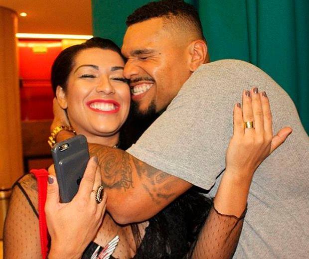 Após agressão, Naldo Benny pede perdão a Moranguinho com nova música! Após agressão, Naldo Benny pede perdão a Moranguinho com nova música! 5