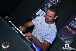 Noite de sexta muito contagiante na House 775 com Sinho Ferrary 66