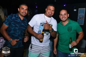 Noite de sexta muito contagiante na House 775 com Sinho Ferrary 72