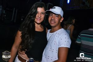 Noite de sexta muito contagiante na House 775 com Sinho Ferrary 75