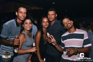 Noite de sexta muito contagiante na House 775 com Sinho Ferrary 50
