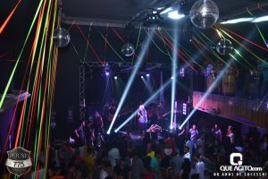 Noite de sexta muito contagiante na House 775 com Sinho Ferrary 92