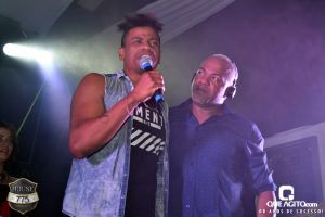 Noite de sexta muito contagiante na House 775 com Sinho Ferrary 98