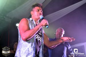 Noite de sexta muito contagiante na House 775 com Sinho Ferrary 97