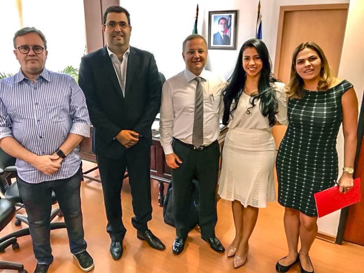 UTI do Hospital Luís Eduardo Magalhães será ampliada UTI do Hospital Luís Eduardo Magalhães será ampliada 13