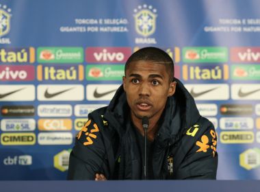 Favorito para a vaga de Neymar, Douglas Costa define tarefa como muito difícil 6