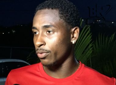 Denílson recebe terceiro amarelo e fica de fora do primeiro jogo da semifinal do Baianão Denílson recebe terceiro amarelo e fica de fora do primeiro jogo da semifinal do Baianão 171