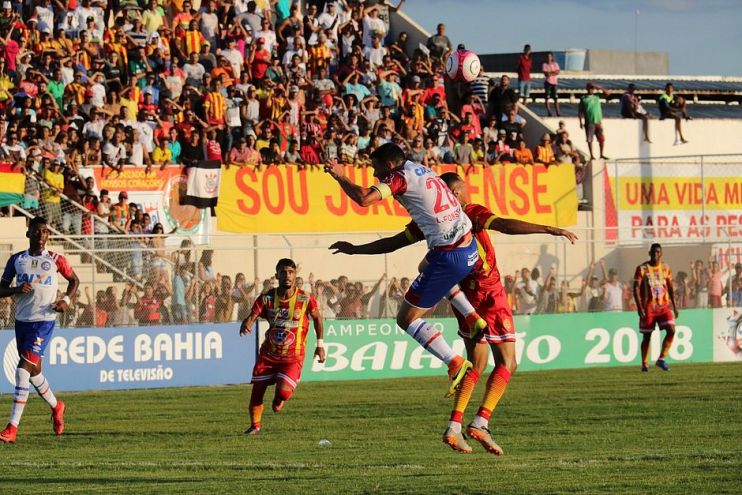 Bahia vira aos 45 do segundo tempo e se aproxima da classificação 5