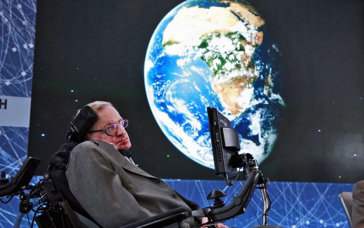 Stephen Hawking, físico britânico, morre aos 76 anos Stephen Hawking, físico britânico, morre aos 76 anos 11
