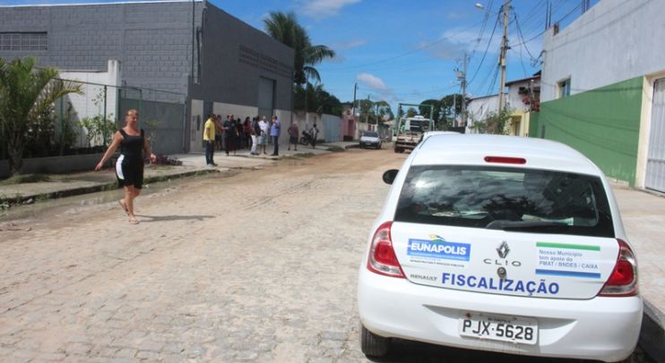 EUNÁPOLIS: Moradores da Urbis I se manifestam contra empresa de valores que pretende ser instalada no bairro 11