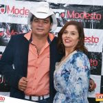 Muita música brega com Edmilson Batista na primeira noite do 5º Fest Vinhático 80