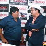 Muita música brega com Edmilson Batista na primeira noite do 5º Fest Vinhático 82