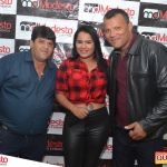 Muita música brega com Edmilson Batista na primeira noite do 5º Fest Vinhático 15