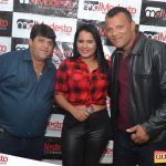 Muita música brega com Edmilson Batista na primeira noite do 5º Fest Vinhático 10