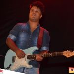 Muita música brega com Edmilson Batista na primeira noite do 5º Fest Vinhático 9