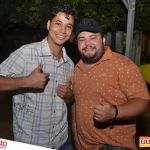 Muita música brega com Edmilson Batista na primeira noite do 5º Fest Vinhático 40