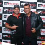 Muita música brega com Edmilson Batista na primeira noite do 5º Fest Vinhático 73