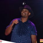 Muita música brega com Edmilson Batista na primeira noite do 5º Fest Vinhático 69