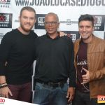 Milhares de foliões se divertem ao som de João Lucas & Diogo no 5º Fest Vinhático 25