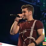 Milhares de foliões se divertem ao som de João Lucas & Diogo no 5º Fest Vinhático 212