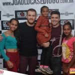 Milhares de foliões se divertem ao som de João Lucas & Diogo no 5º Fest Vinhático 33