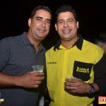 Devinho Novaes leva milhares de foliões ao delírio na 29ª Festa do Cavalo 50