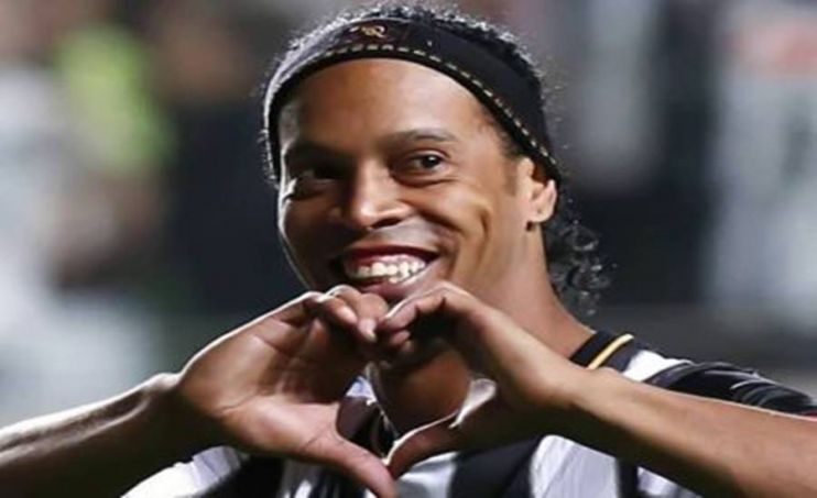 Ronaldinho Gaúcho vai se casar com suas duas namoradas, diz colunista 11