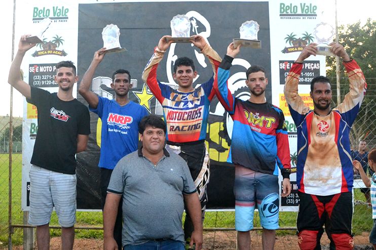 Vinhático: Prefeito Ozanam Farias inaugura pista de motocross com grande campeonato 9