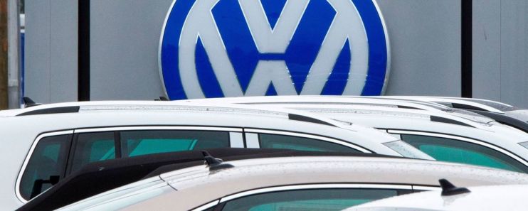 Volkswagen vai pagar multa de 1 bilhão de euros por emissão de poluentes Volkswagen vai pagar multa de 1 bilhão de euros por emissão de poluentes 6