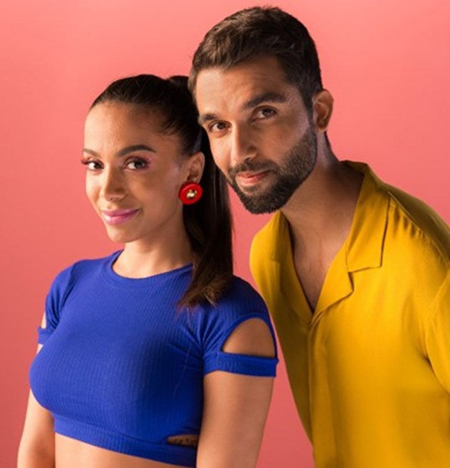 Anitta e Silva lançam clipe de dueto juntos 5