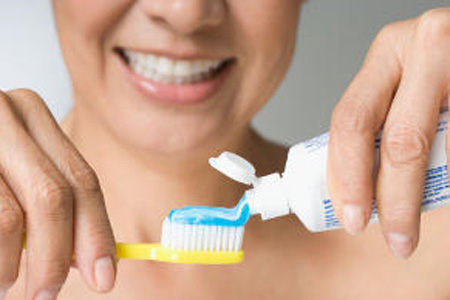 Escovar os dentes pode ajudar a criar superbactérias resistentes a antibióticos! 99