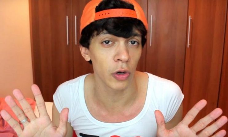 Após post considerado racista, YouTuber Júlio Cocielo perde patrocinadores 8