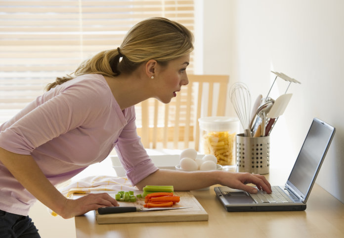 Cientistas revelam que: Ter um marido aumenta em 7 horas o trabalho doméstico 9