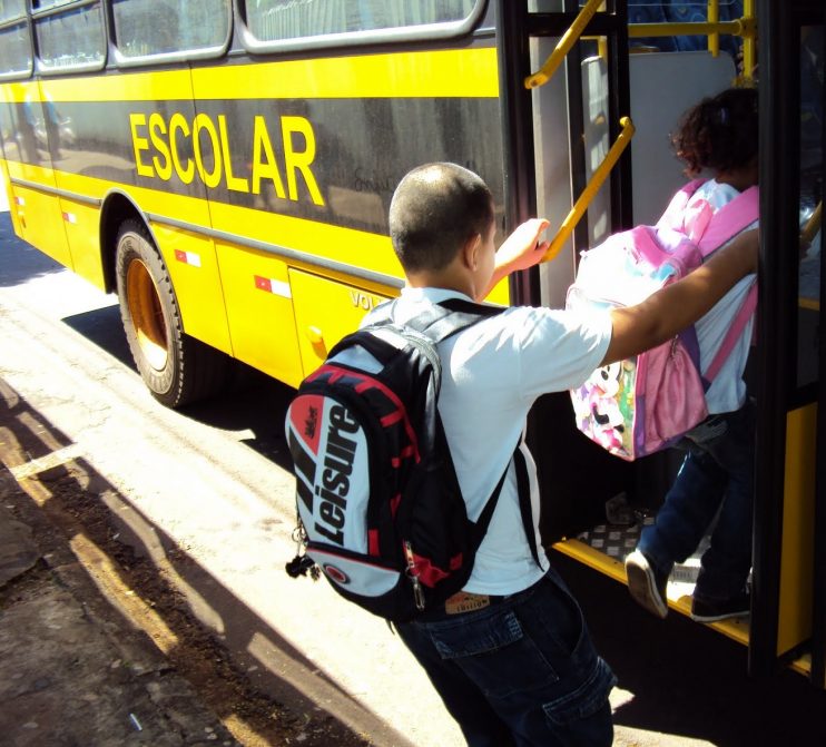 Alunos da zona rural de Eunápolis estão sem transporte escolar 99