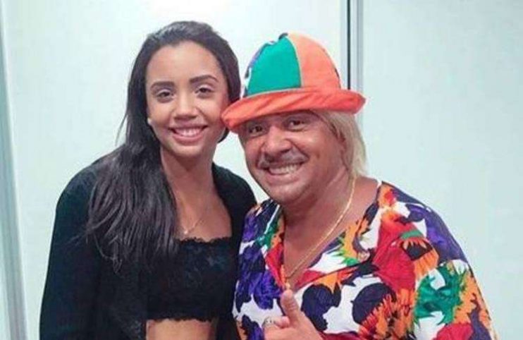 Filha de Tiririca, Florentina Evelyn posa de biquíni minúsculo e faz sucesso na web 12