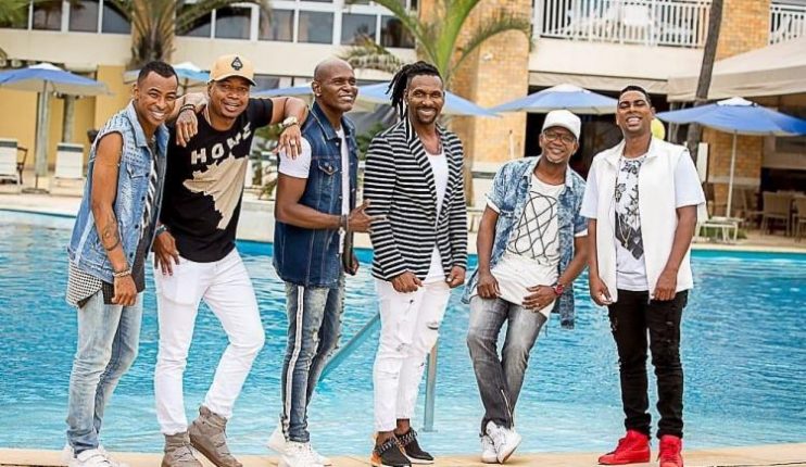 Com projeto paralelo, Beto Jamaica apresenta nova banda no bairro da Liberdade Com projeto paralelo, Beto Jamaica apresenta nova banda no bairro da Liberdade 168