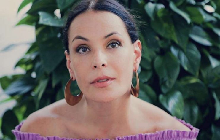 Após demissão da Globo, Carolina Ferraz voltará à TV em seriado 9