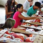 PREFEITURA DE ITAGIMIRIM DISTRIBUI MAIS DE 4 TONELADAS DE FRANGO E GARANTE A CEIA DO NATAL DOS MORADORES DE ITAGIMIRIM 22