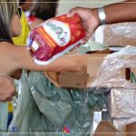 PREFEITURA DE ITAGIMIRIM DISTRIBUI MAIS DE 4 TONELADAS DE FRANGO E GARANTE A CEIA DO NATAL DOS MORADORES DE ITAGIMIRIM 21