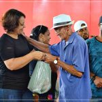 PREFEITURA DE ITAGIMIRIM DISTRIBUI MAIS DE 4 TONELADAS DE FRANGO E GARANTE A CEIA DO NATAL DOS MORADORES DE ITAGIMIRIM 9