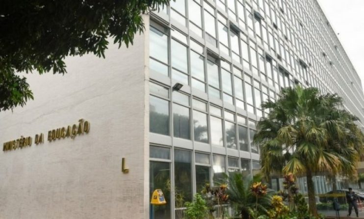 Piso salarial de professor é reajustado para R$ 2.557,74 7