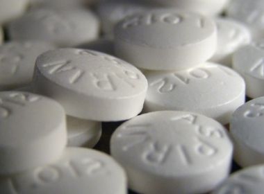 Uso diário de Aspirina evita infarto, mas aumenta em quase 50% risco de hemorragia 16