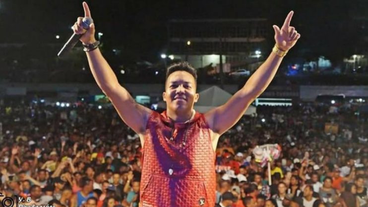 Cantor Thiago San’n lança ‘Sarrada no Ar’, novo hit para o verão 2019 nesta sexta-feira (04) Cantor Thiago San'n lança ‘Sarrada no Ar’, novo hit para o verão 2019 nesta sexta-feira (04) 7